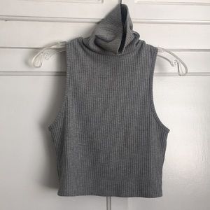 URBAN OUTFITTERS - NEW Turtleneck Crop